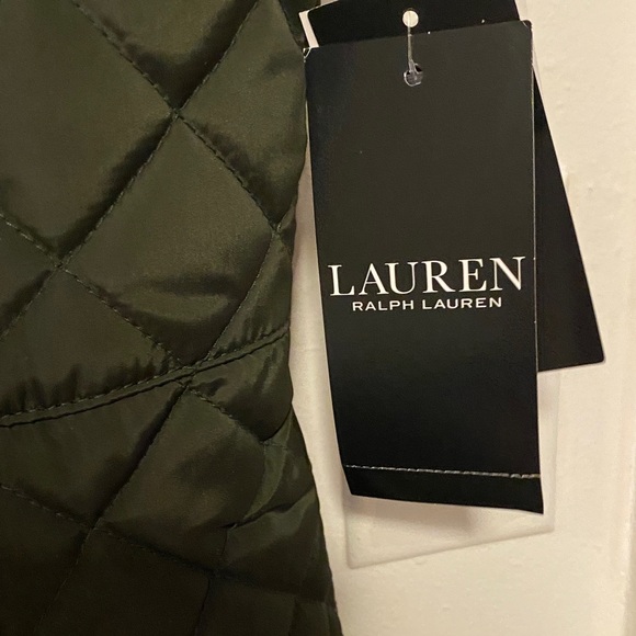 Lauren Ralph Lauren Women's quilted logo vest in dark green - Picture 4 of 11